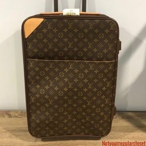❌SOLD❌Louis Vuitton monogram pegasse 55 Luggage